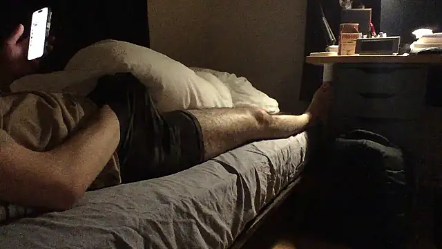 Snapshot of yrmyddy chatting on 10/19/25, 02:29 yrmyddy online show from 10/19/25, 02:29