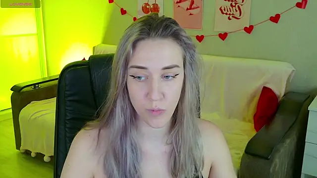 Snapshot of Free_Harmony chatting on 10/16/25, 05:19 Free Harmony online show from 10/16/25, 05:19