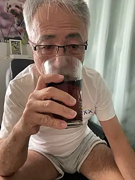 gholly2007 online show from 04/23/26, 05:08