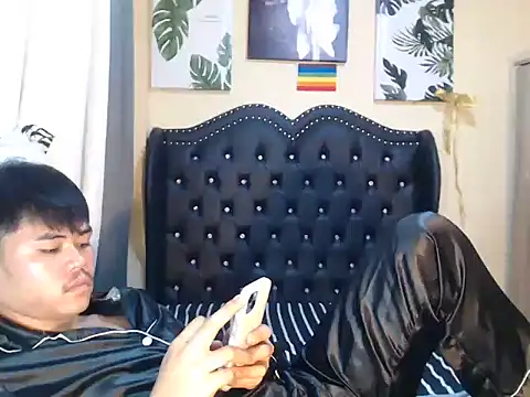 hot emman online show from 03/27/26, 10:31