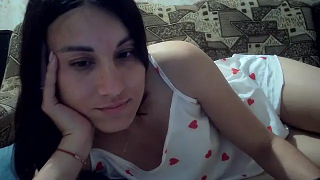 kiss lovely  online show from 05/19/26, 08:48