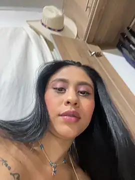 LuluMonroe Eup online show from 10/21/25, 02:45