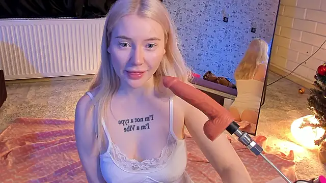 Lillie Berry online show from 02/08/26, 05:00