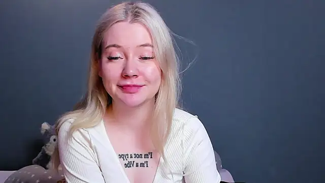 Lillie Berry online show from 04/11/26, 08:07