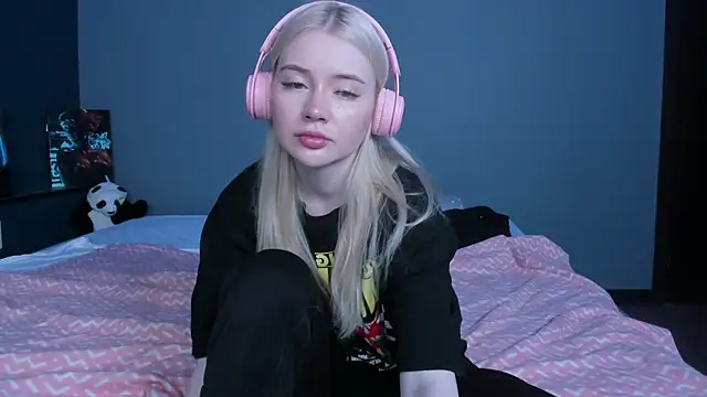 Lillie Berry online show from 05/23/26, 04:39