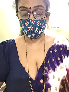 Snapshot of sweet-lotus chatting on 11/22/25, 05:28 sweet-lotus online show from 11/22/25, 05:28