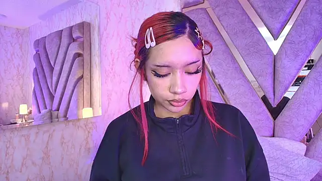 Snapshot of redd_pandaa chatting on 11/18/25, 03:34 redd pandaa online show from 11/18/25, 03:34