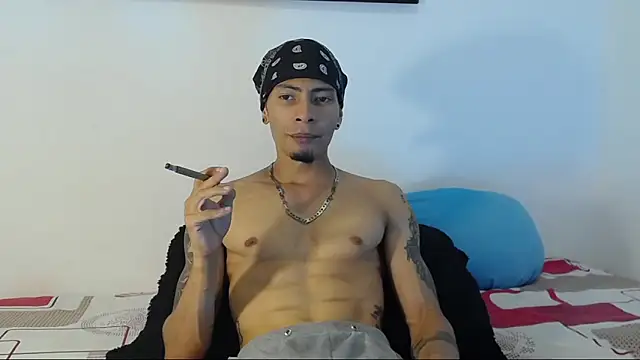 Snapshot of Daniel_laverde chatting on 09/17/25, 06:53 Daniel laverde online show from 09/17/25, 06:53