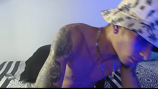 Snapshot of Daniel_laverde chatting on 09/20/25, 07:04 Daniel laverde online show from 09/20/25, 07:04