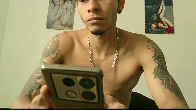 Snapshot of Daniel_laverde chatting on 11/10/25, 02:16 Daniel laverde online show from 11/10/25, 02:16