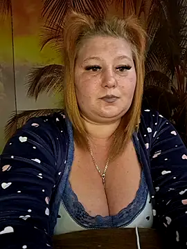 Snapshot of Miss_tits2025 chatting on 06/11/26, 12:32 Miss tits2025 online show from 06/11/26, 12:32