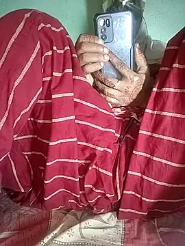 Snapshot of Hotty-Monaa chatting on 10/17/25, 05:04 Hotty-Monaa online show from 10/17/25, 05:04