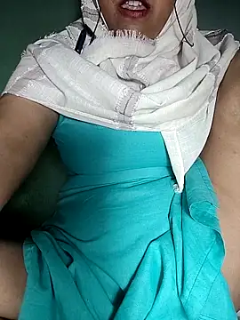 Snapshot of Hotty-Monaa chatting on 11/19/25, 05:02 Hotty-Monaa online show from 11/19/25, 05:02