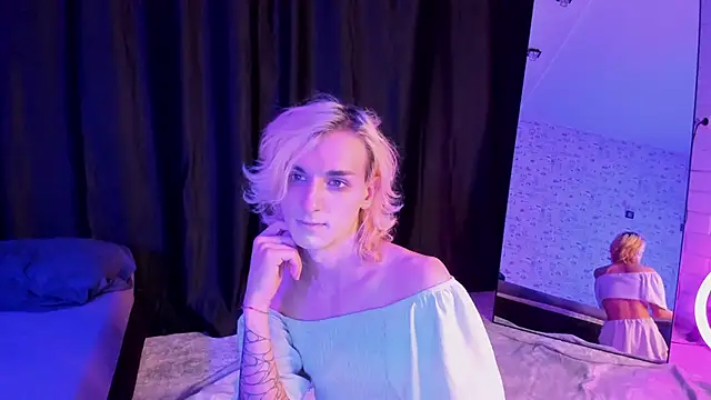 Snapshot of Anjela_Botton chatting on 10/24/25, 06:15 Anjela Botton online show from 10/24/25, 06:15