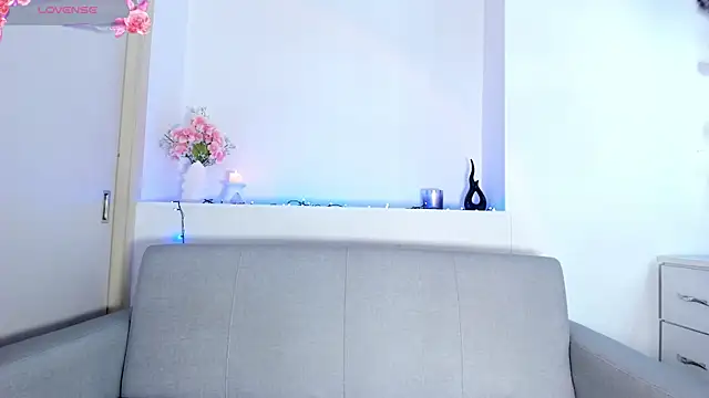 Snapshot of Alykass chatting on 11/18/25, 02:21 Alykass online show from 11/18/25, 02:21