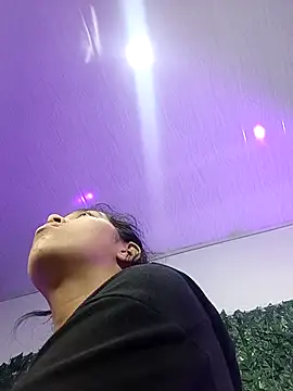 Snapshot of VioletaBliss1 chatting on 01/08/26, 12:18 VioletaBliss1 online show from 01/08/26, 12:18