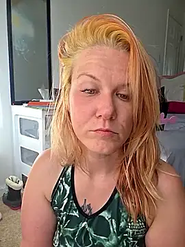 Snapshot of RhondaRump chatting on 04/03/26, 12:58 RhondaRump online show from 04/03/26, 12:58