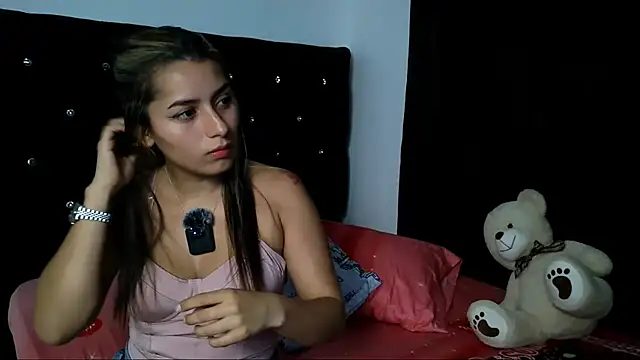 abella-lemus online show from 10/06/25, 01:58