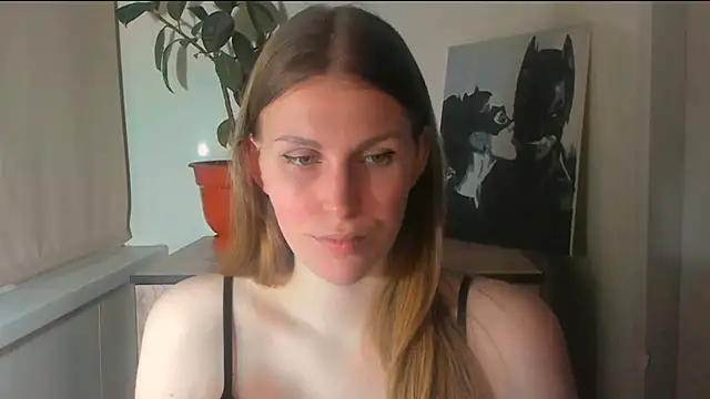 JuliaMuuun online show from 04/03/26, 09:13