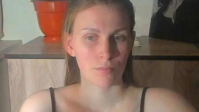 JuliaMuuun online show from 04/13/26, 09:31