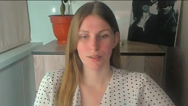 JuliaMuuun online show from 04/15/26, 10:32