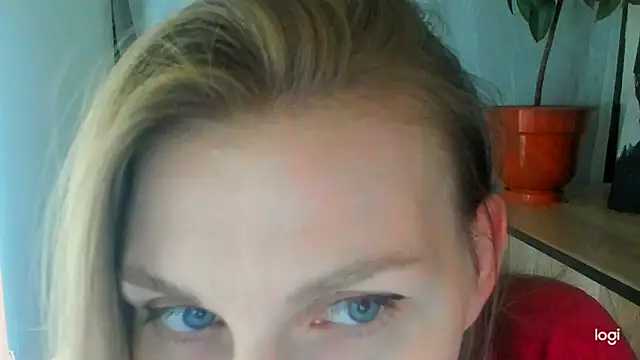JuliaMuuun online show from 06/02/26, 07:49