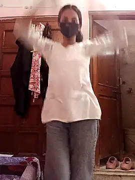 Snapshot of Sandhya_77 chatting on 10/10/25, 05:06 Sandhya 77 online show from 10/10/25, 05:06