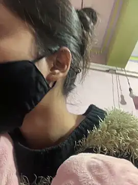 Snapshot of Sandhya_77 chatting on 12/16/25, 05:23 Sandhya 77 online show from 12/16/25, 05:23