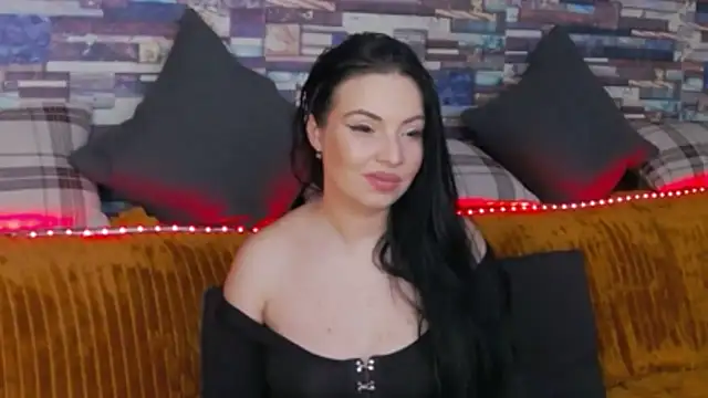 GrayLunna online show from 11/28/25, 06:38