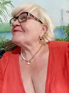 VioletSweet5566 online show from 05/26/26, 12:34
