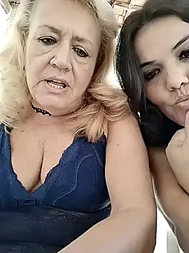 Snapshot of Belladama61 chatting on 10/17/25, 12:19 Belladama61 online show from 10/17/25, 12:19