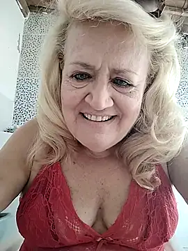 Snapshot of Belladama61 chatting on 11/23/25, 12:38 Belladama61 online show from 11/23/25, 12:38