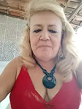 Snapshot of Belladama61 chatting on 11/25/25, 11:10 Belladama61 online show from 11/25/25, 11:10