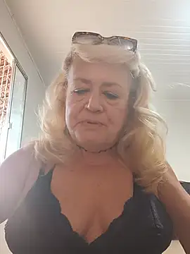 Snapshot of Belladama61 chatting on 07/01/26, 10:17 Belladama61 online show from 07/01/26, 10:17