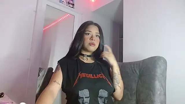 reina reina online show from 10/17/25, 11:18