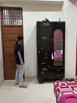 HORNYDIVYABABY online show from 04/01/26, 04:04