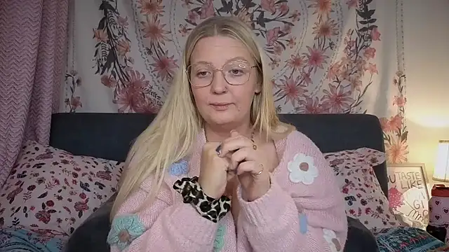 Snapshot of Daisyxoxo_ chatting on 10/29/25, 09:05 Daisyxoxo online show from 10/29/25, 09:05