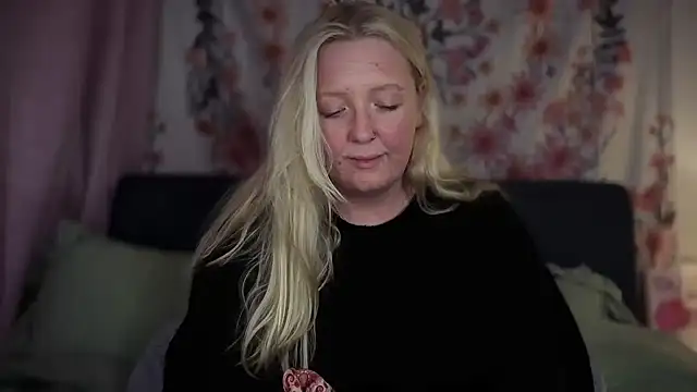 Snapshot of Daisyxoxo_ chatting on 02/06/26, 09:18 Daisyxoxo online show from 02/06/26, 09:18