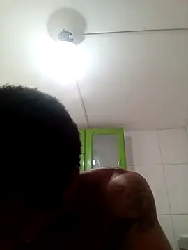 moreno25centimetro online show from 12/15/25, 02:43