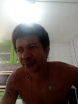 moreno25centimetro online show from 12/18/25, 01:50