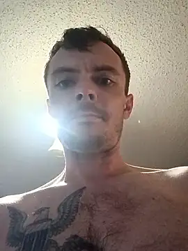 Snapshot of RichardW chatting on 11/13/25, 04:55 RichardW online show from 11/13/25, 04:55