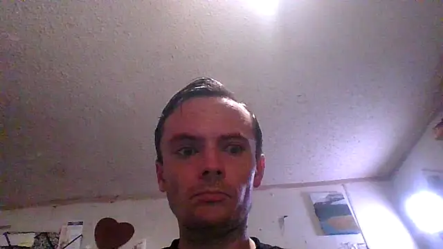 Snapshot of RichardW chatting on 11/28/25, 09:06 RichardW online show from 11/28/25, 09:06