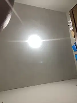 Snapshot of Nillsobluyy chatting on 12/20/25, 05:20 Nillsobluyy online show from 12/20/25, 05:20