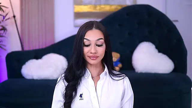 NinaSolenne online show from 11/13/25, 07:35