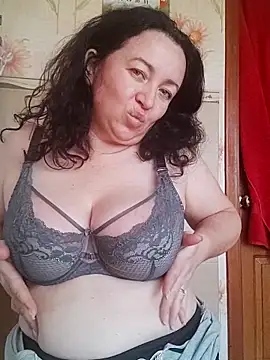 Snapshot of Velvet3451 chatting on 10/26/25, 02:23 Velvet3451 online show from 10/26/25, 02:23