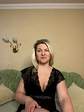 AliceSwan4011 online show from 01/18/26, 02:32