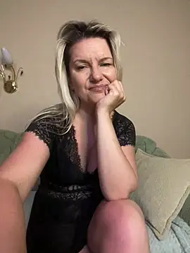 AliceSwan4011 online show from 07/23/26, 01:58