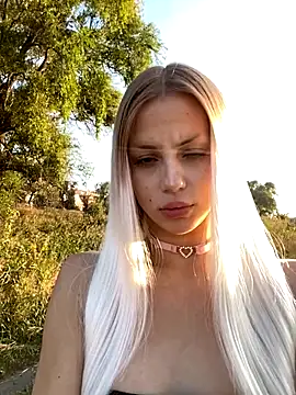 FavoriteKira online show from 09/16/25, 02:40