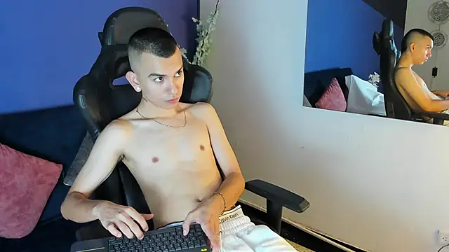 RowanCley online show from 11/11/25, 11:21