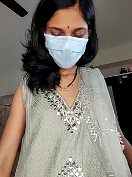 Shivani2002 online show from 04/13/26, 09:48